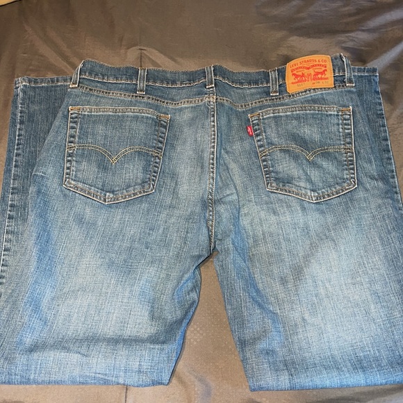Levi’s Men 514 Straight Fit Denim Jeans - Picture 3 of 6